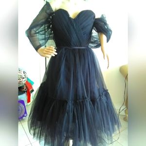 BNWOT BOUTIQUE GOTHIC DRESS TULLE / VERY VERY WIDE BOTTOM CORSET TOP(AMAZING) LG